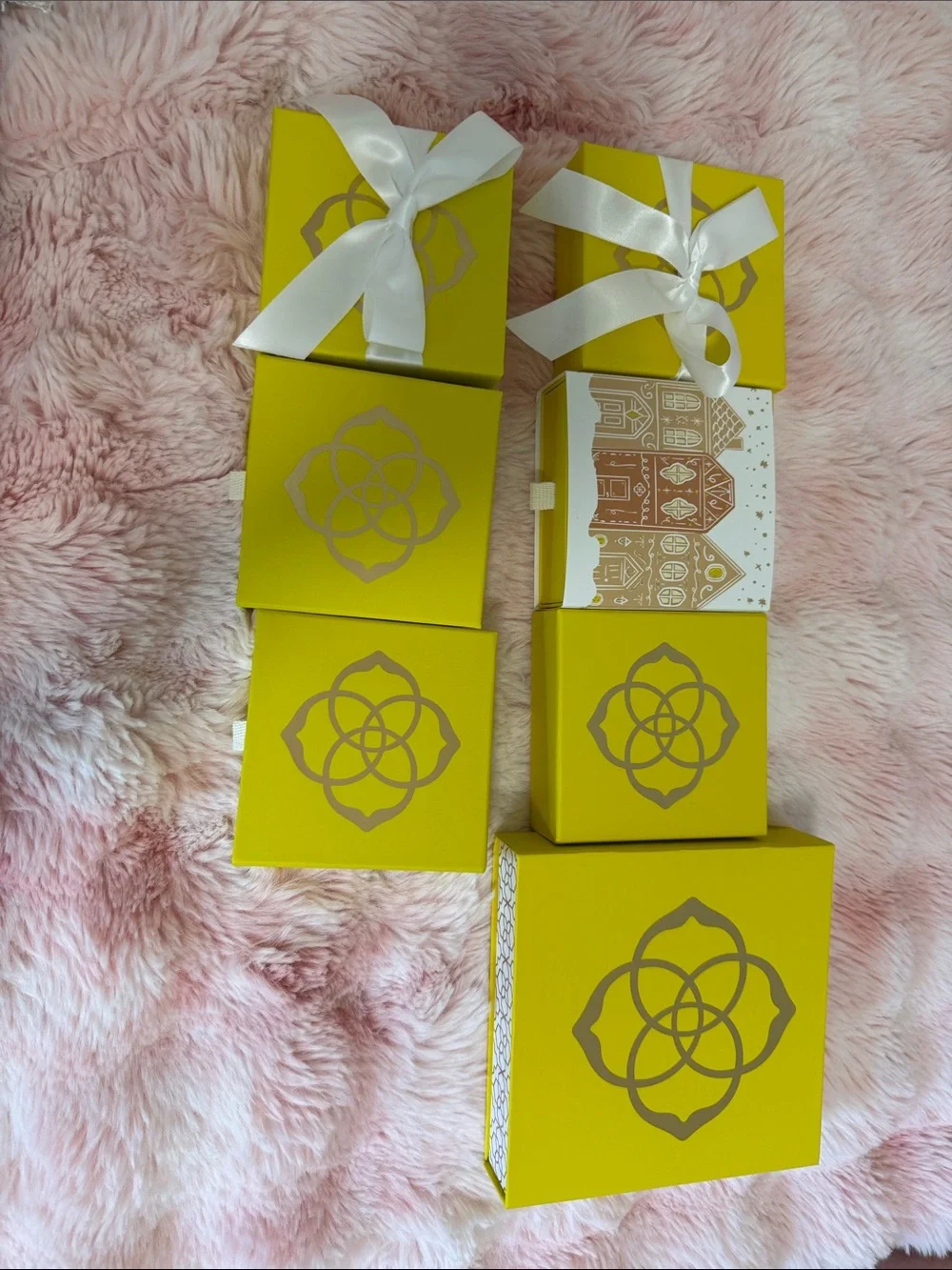 Set of Kendra Scott Gift Boxes with Ribbon